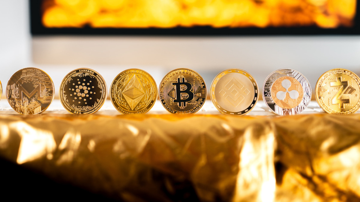 Cryptocurrency golden bitcoin image for crypto currency