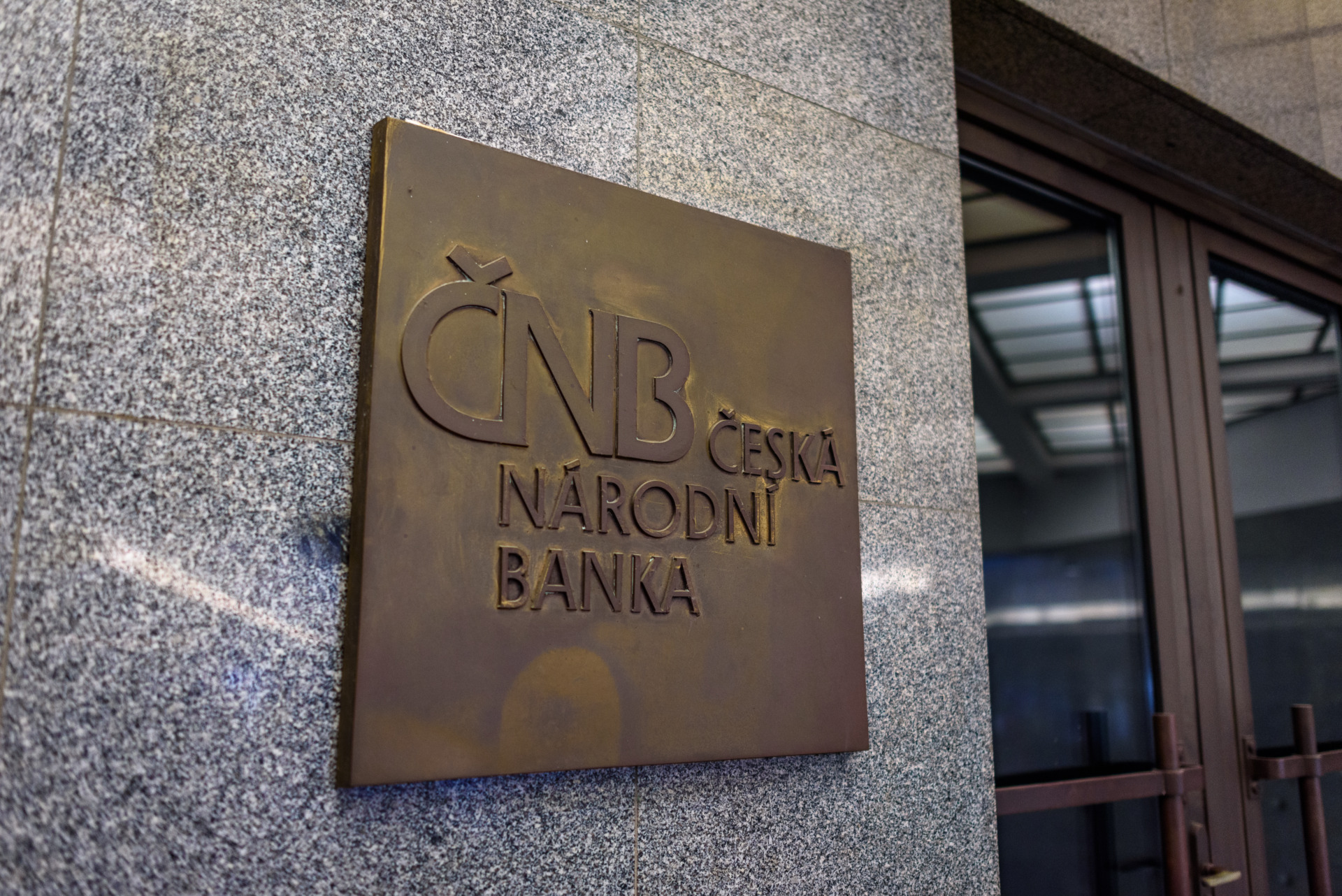 Czech National Bank Bets on Crypto and AI with Coinbase and Palantir Buys