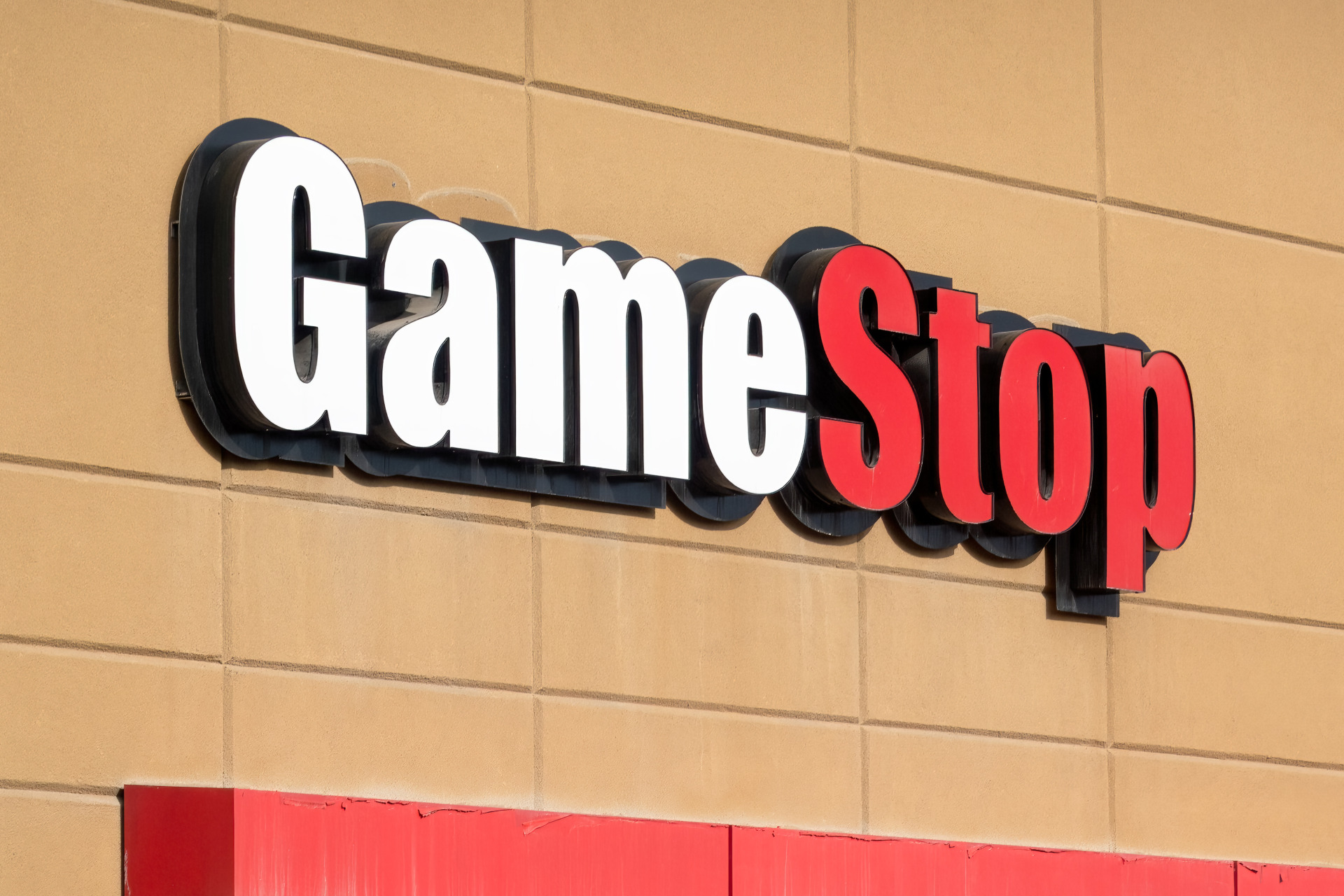 GameStop Shopper Pulls $115K Bitcoin From Trading Card Pack