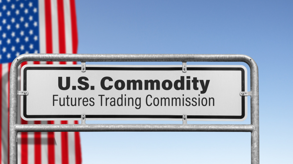 Metal sign with US flag; U.S. Commodity Futures Trading Commission (CFTC), (symbolic image)