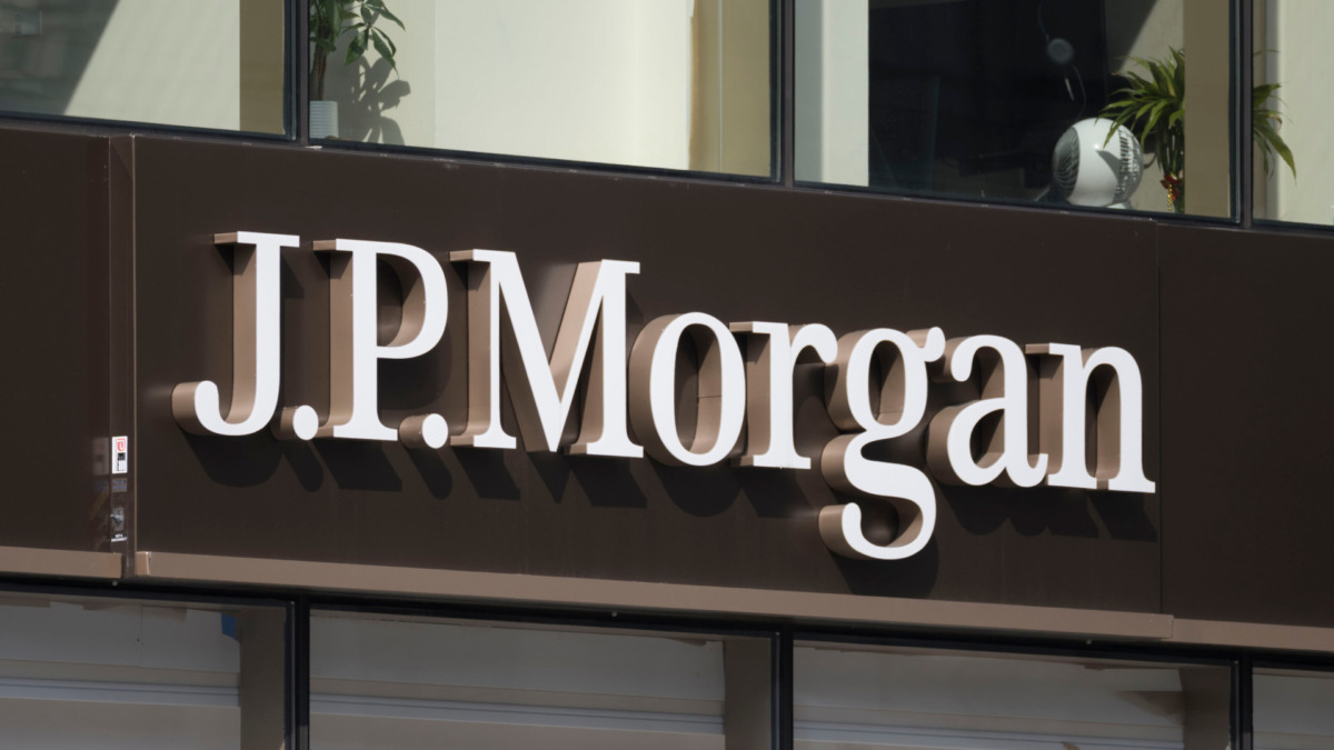 Jp morgan front logo building