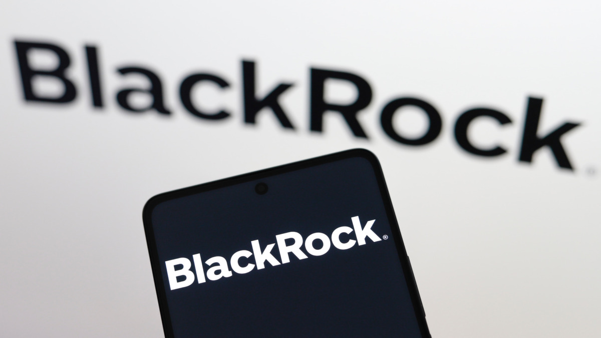 BlackRock’s Tokenised Fund Hits $100M in Dividends, Signalling Institutional Onchain Shift