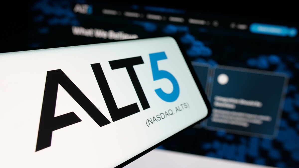 Trump Family Crypto Tie Deepens Scrutiny as Alt5 Fires Auditor