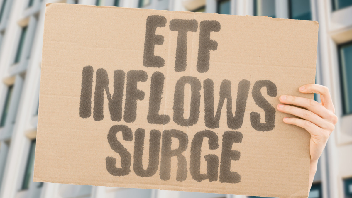 Data Indicates Bitcoin Bottom as US ETFs See Massive Inflows