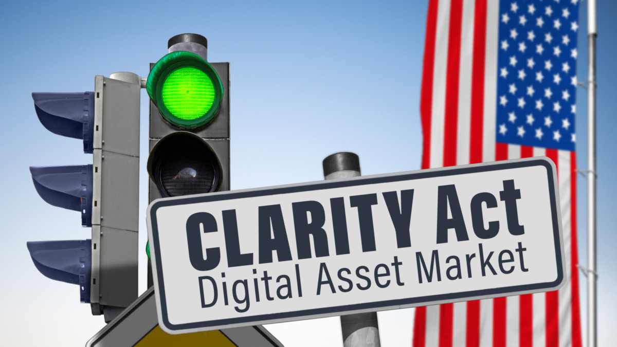 Hoskinson Doubts CLARITY Act Timeline, Urges Trump Crypto Adviser to Step Down