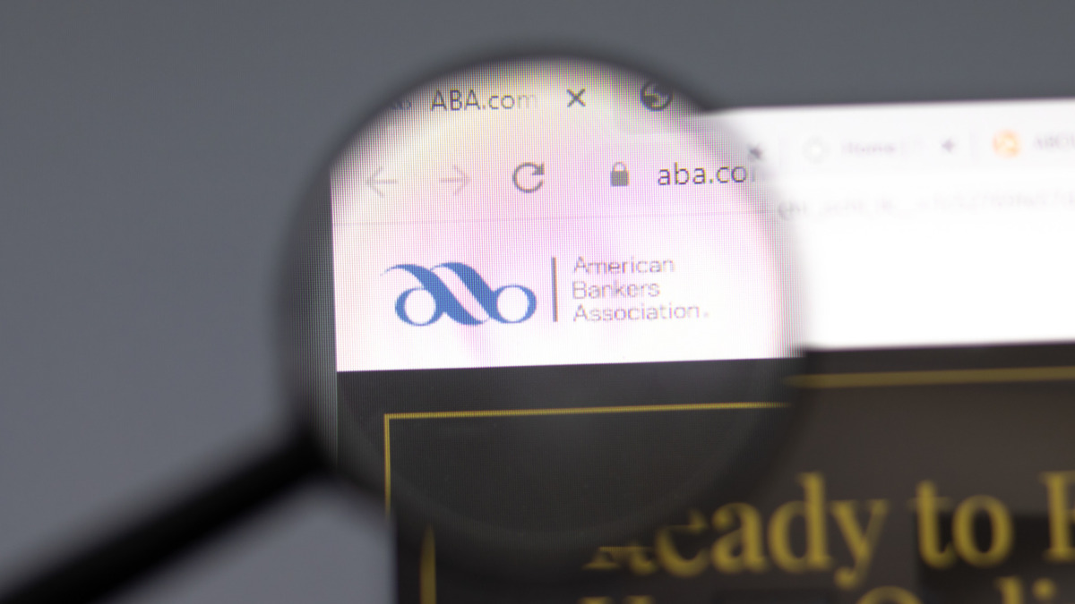 US Bank Lobby Urges OCC to Pause Crypto Trust Charters Amid Stablecoin Uncertainty