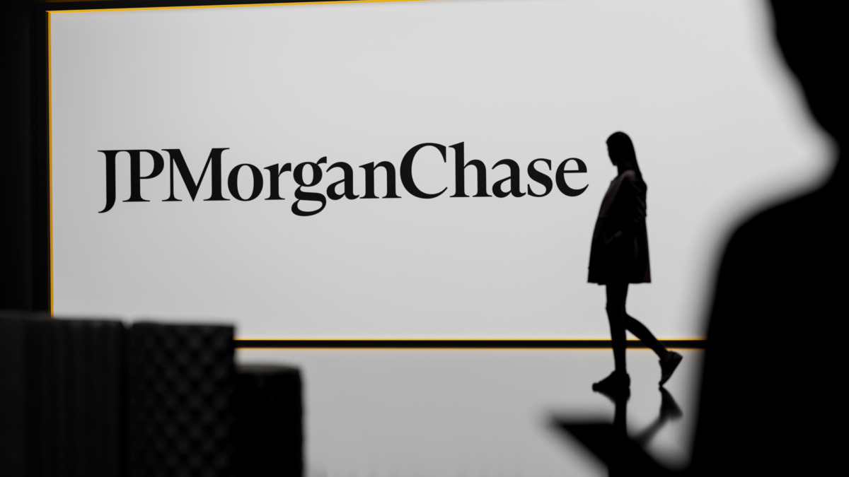 Investors Accuse JPMorgan of Facilitating $328M Crypto Fraud