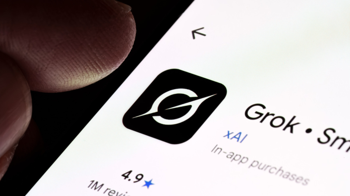 xAI Recruits Wall Street Experts to Train Grok for Finance