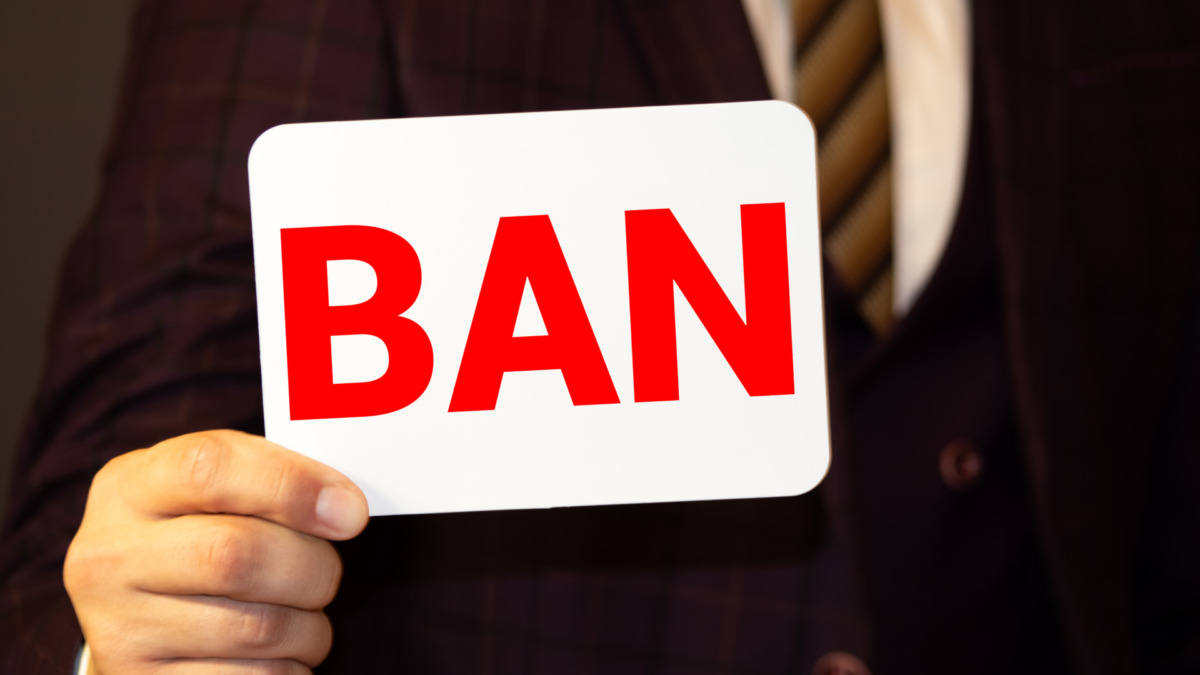 Bipartisan Bill Targets Political Betting by Federal Officials